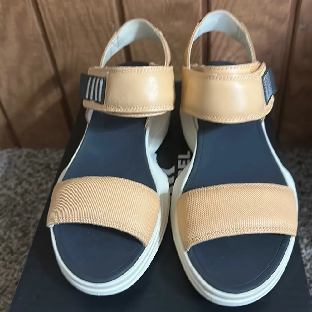 SOREL WOMEN’S EXPLORER BLITZ STRIDE SANDAL: ORANGE/YELLOW/GRAY: NIB: SZ 8_2